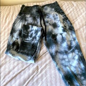 Lululemon warm down jogger